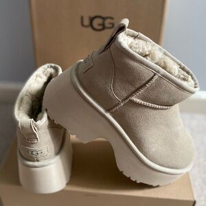 UGG The Classic Ultra Mini New Heights Boots ✨ Mustard Seed Size 8 | suede